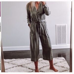 Old Navy Green Khaki Long Sleeve Jumpsuit - Size XL
